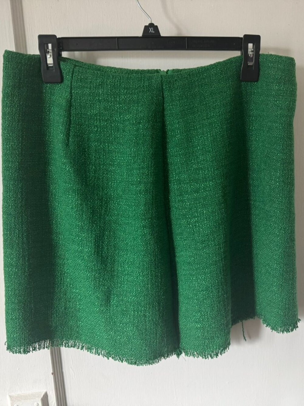 Juniors Pink Lily Kelly Green Faux Tweed Mini Skirt.  Size Large.